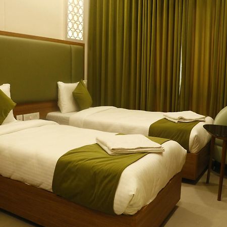 Cosmo Grande Hotel Chennai Exterior foto