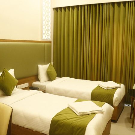 Cosmo Grande Hotel Chennai Exterior foto