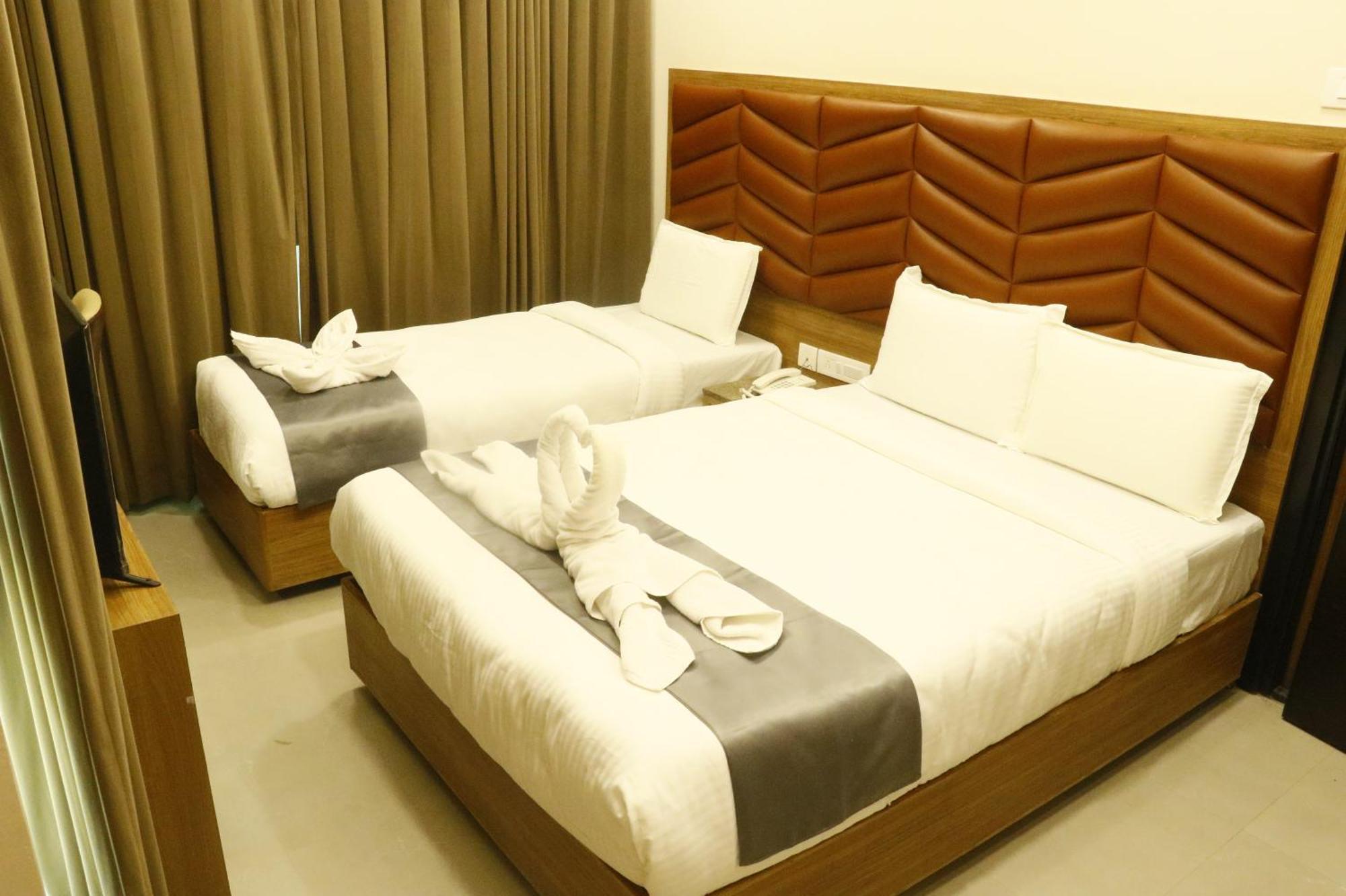Cosmo Grande Hotel Chennai Exterior foto